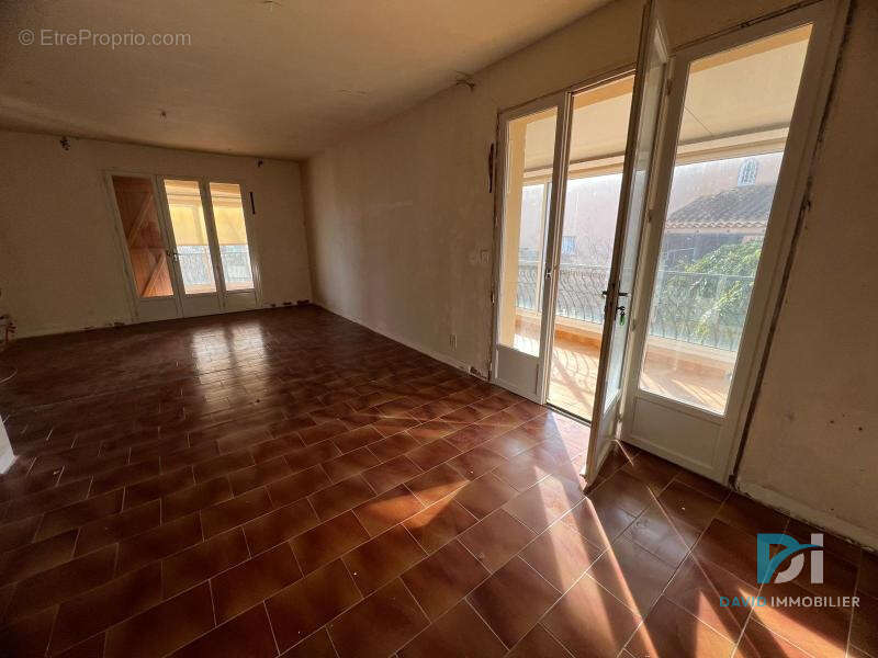 Bassan : grande villa de 233 m2 sur terrain de 1082 m2 en cours de rénovation - photo 2