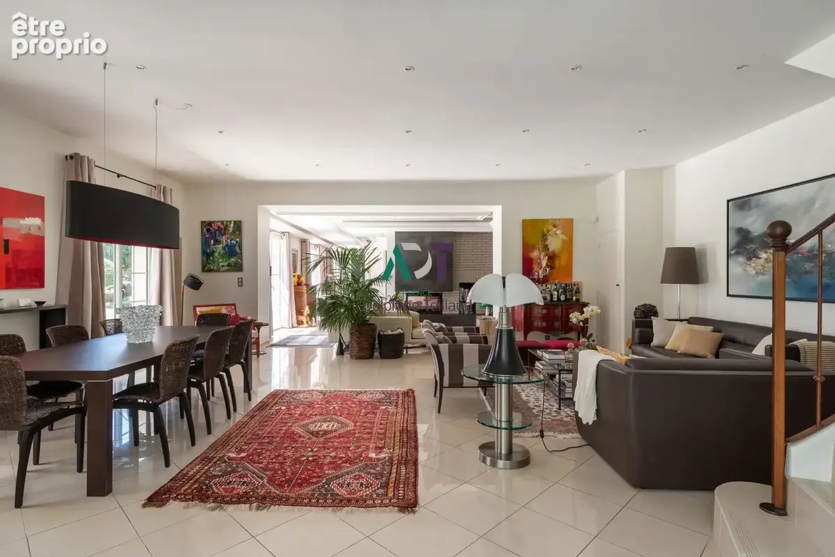 Maison 9 pièces 358 m² à vendre à Saint-Martin-D'uriage (38410) - photo 3