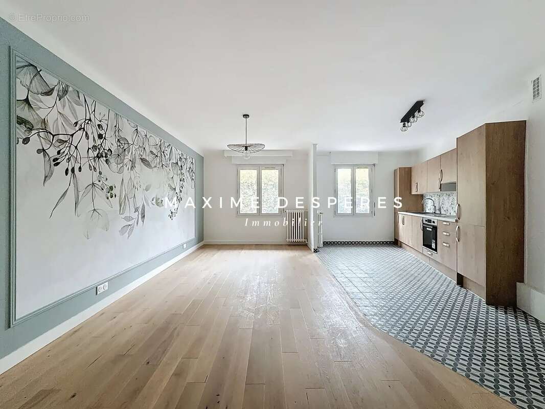 Appartement à COURBEVOIE