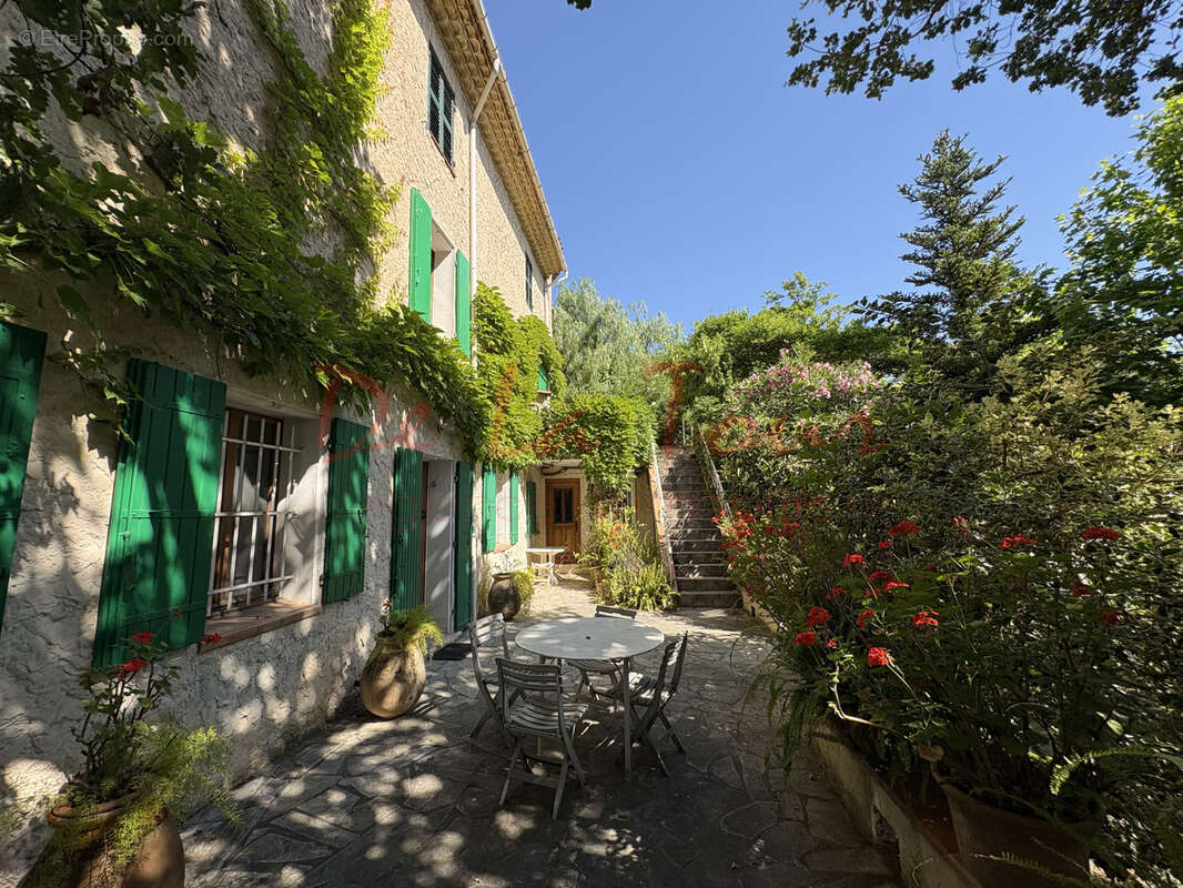 Appartement à MARSEILLE-12E