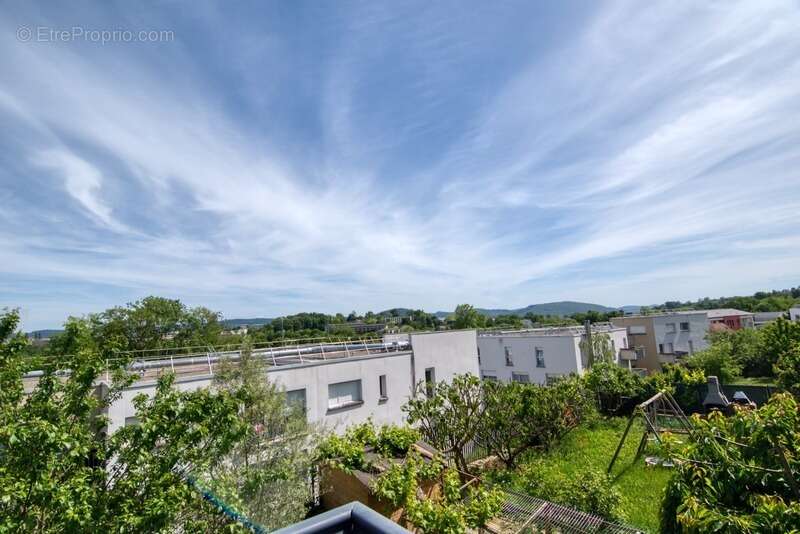 Doubs (25), à vendre Besançon, Les Montboucons, Maison 235 m2 ( T4 + T3 ) + terrain de 669 m2 - photo 4