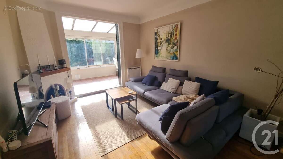 Maison à SAINT-MAUR-DES-FOSSES