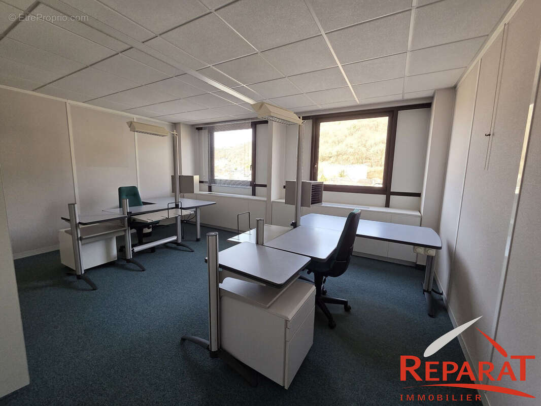 Commerce à SAINT-BONNET-AVALOUZE