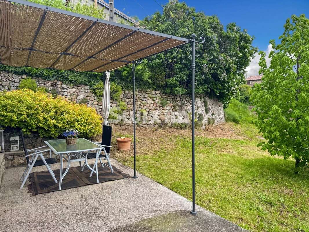 Maison à SAINT-APOLLINAIRE-DE-RIAS