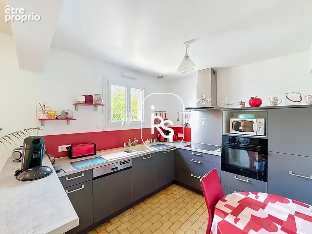 Villa de plain-pied de 78 m2 au calme avec terrain plat, et deux garages. - photo 6