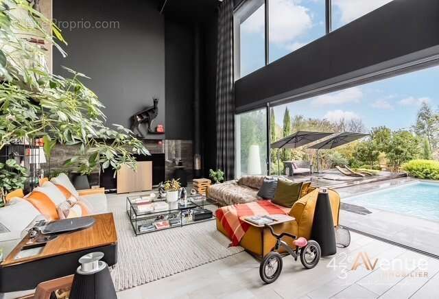 Maison 250 m² à Sainte-Colombe  - photo 7
