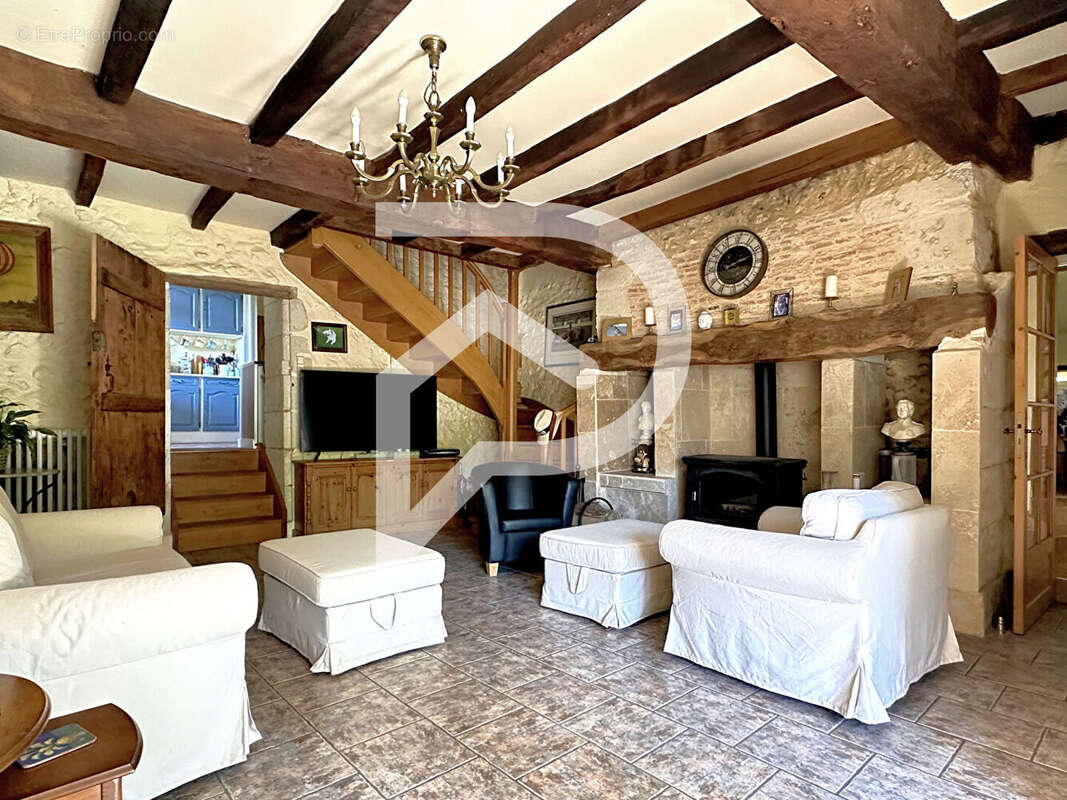 Maison à SAINT-AQUILIN
