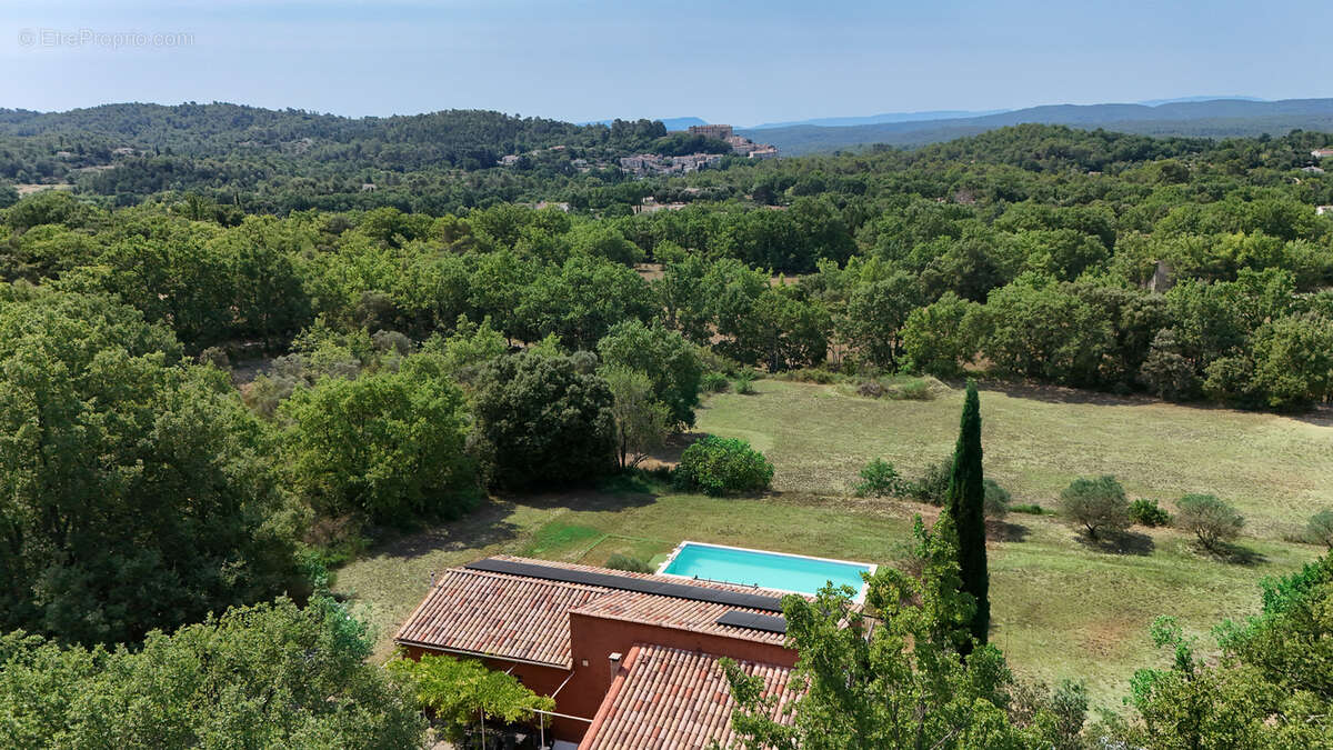 Villa avec vue panoramique sur le château de La Verdière - photo 3