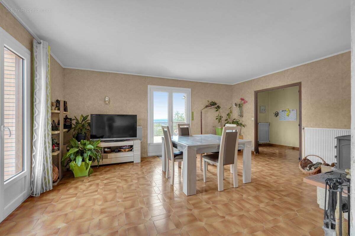 Maison à SAINT-RUSTICE