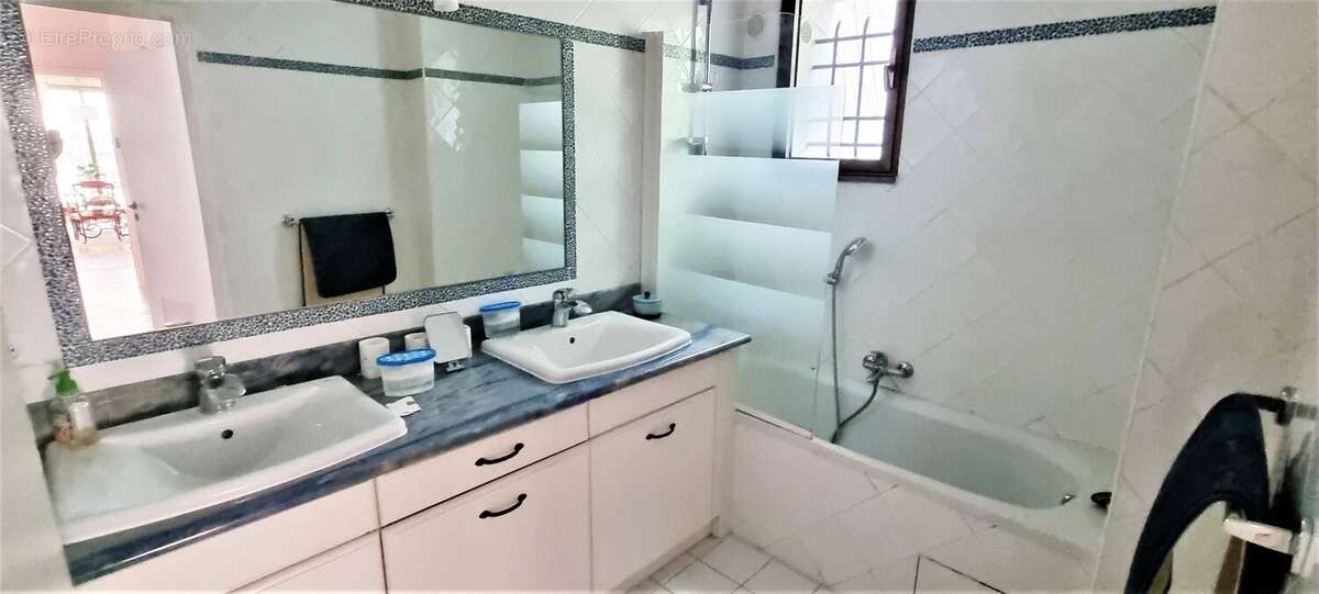 Maison à VILLENEUVE-LOUBET