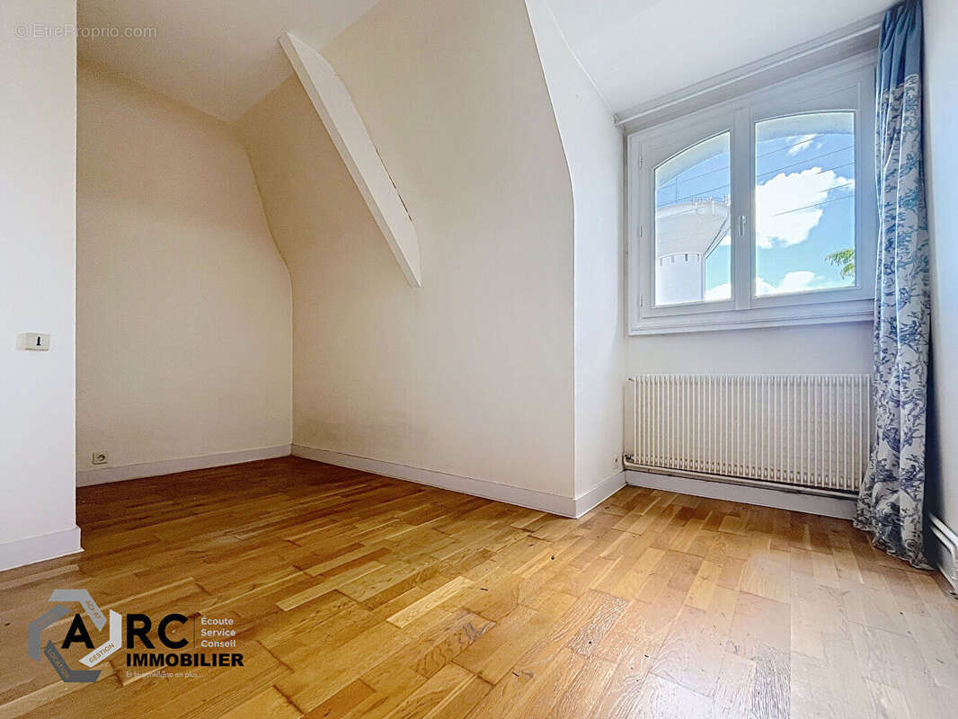 Maison à SAINT-JEAN-DE-LA-RUELLE