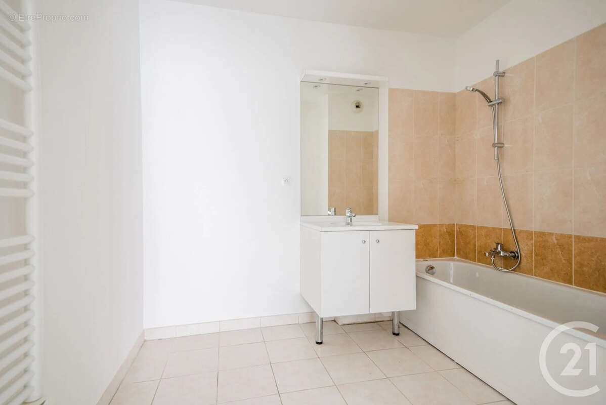 Appartement 66 m² à Antibes  - photo 9