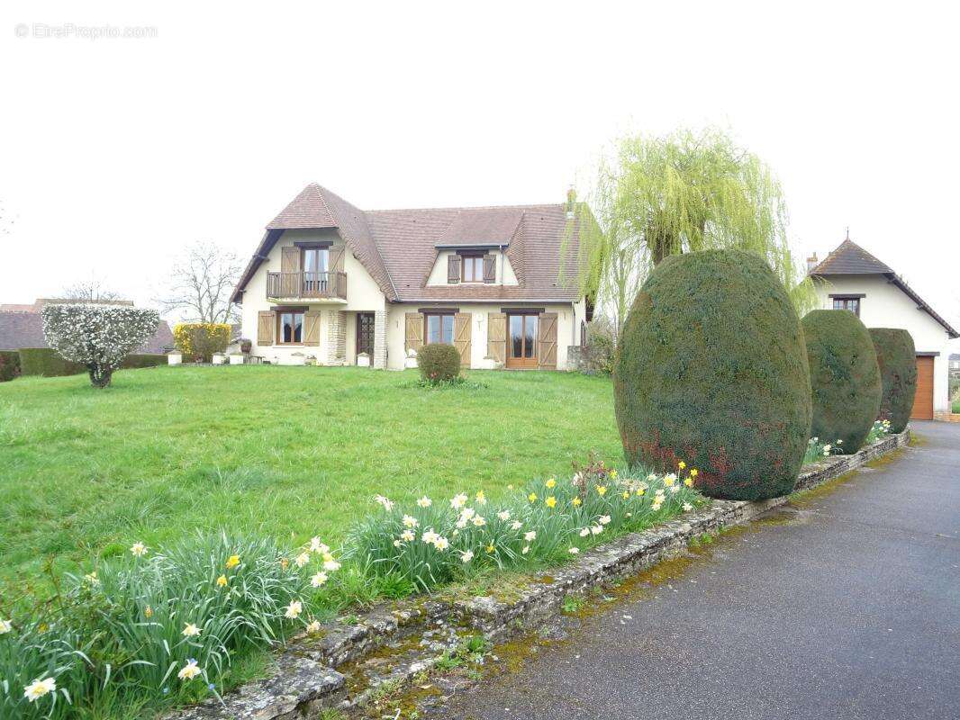 Maison à MEZIDON-CANON