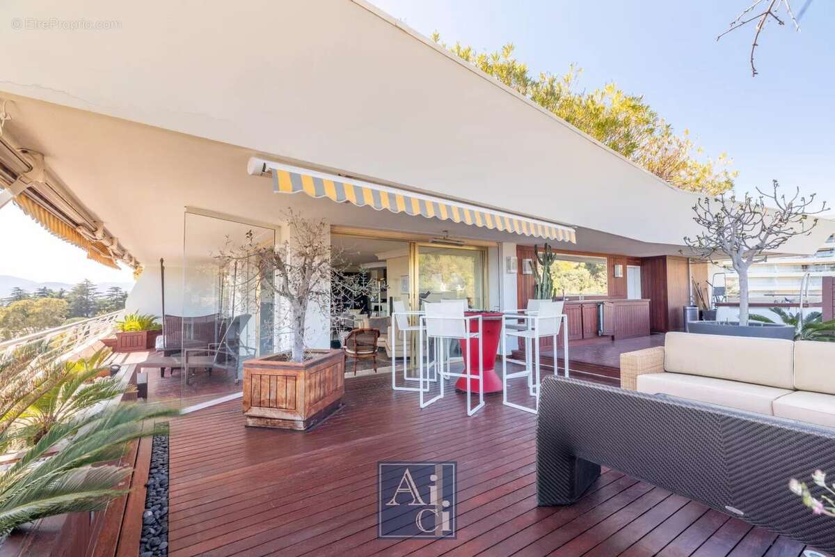 Appartement à CANNES