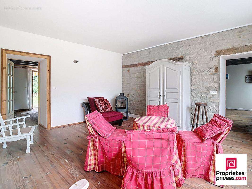 Maison en pierre  Courchaton 5 pièces 138 m2 + dépendance 90 m2 - photo 8