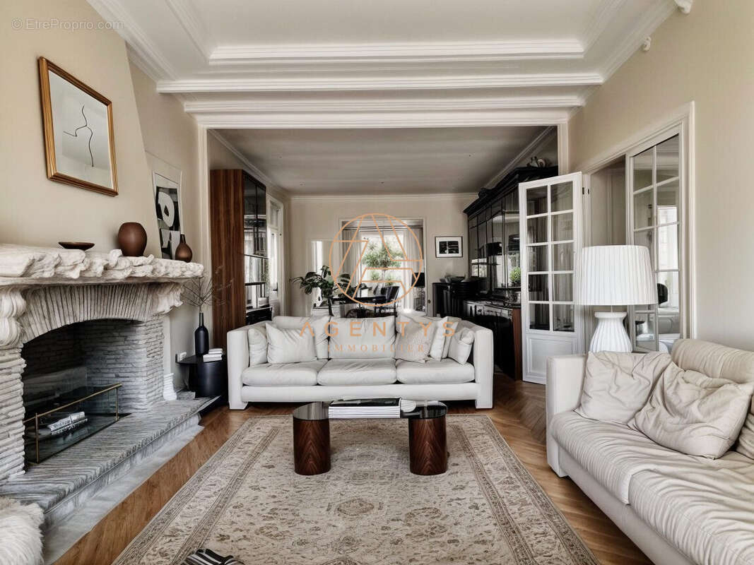 Maison à SAINT-MAUR-DES-FOSSES