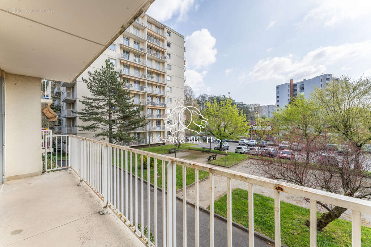 Appartement à OULLINS