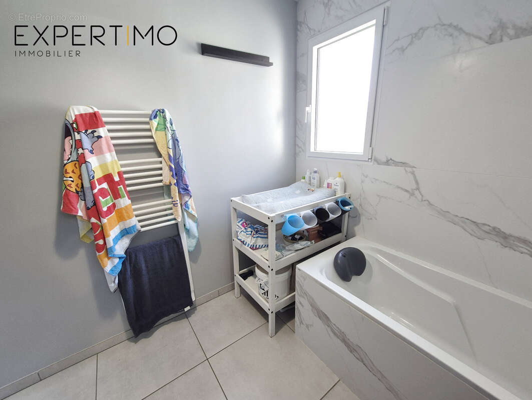 Maison à SAINT-JULIEN-L&#039;ARS