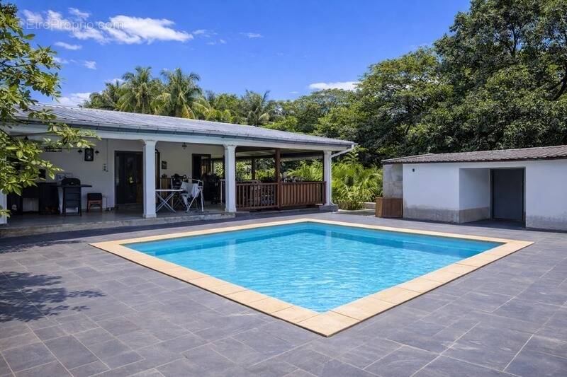 Maison à REMIRE-MONTJOLY