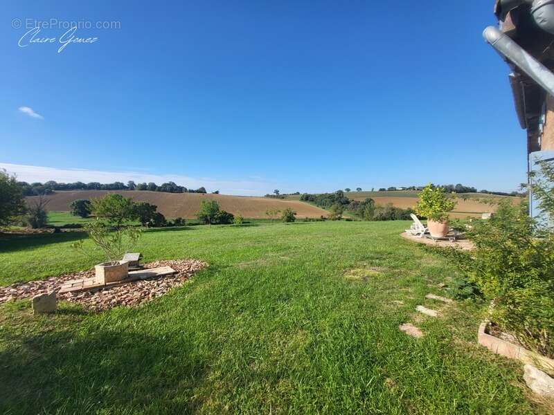 À 5 min de Cadours – Authentique ferme toulousaine de 245 m², en partie rénovée, sur terrain arboré - photo 15