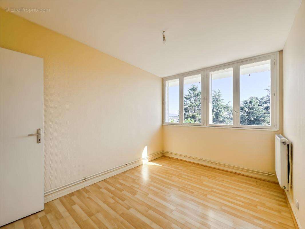 Appartement à ROMANS-SUR-ISERE