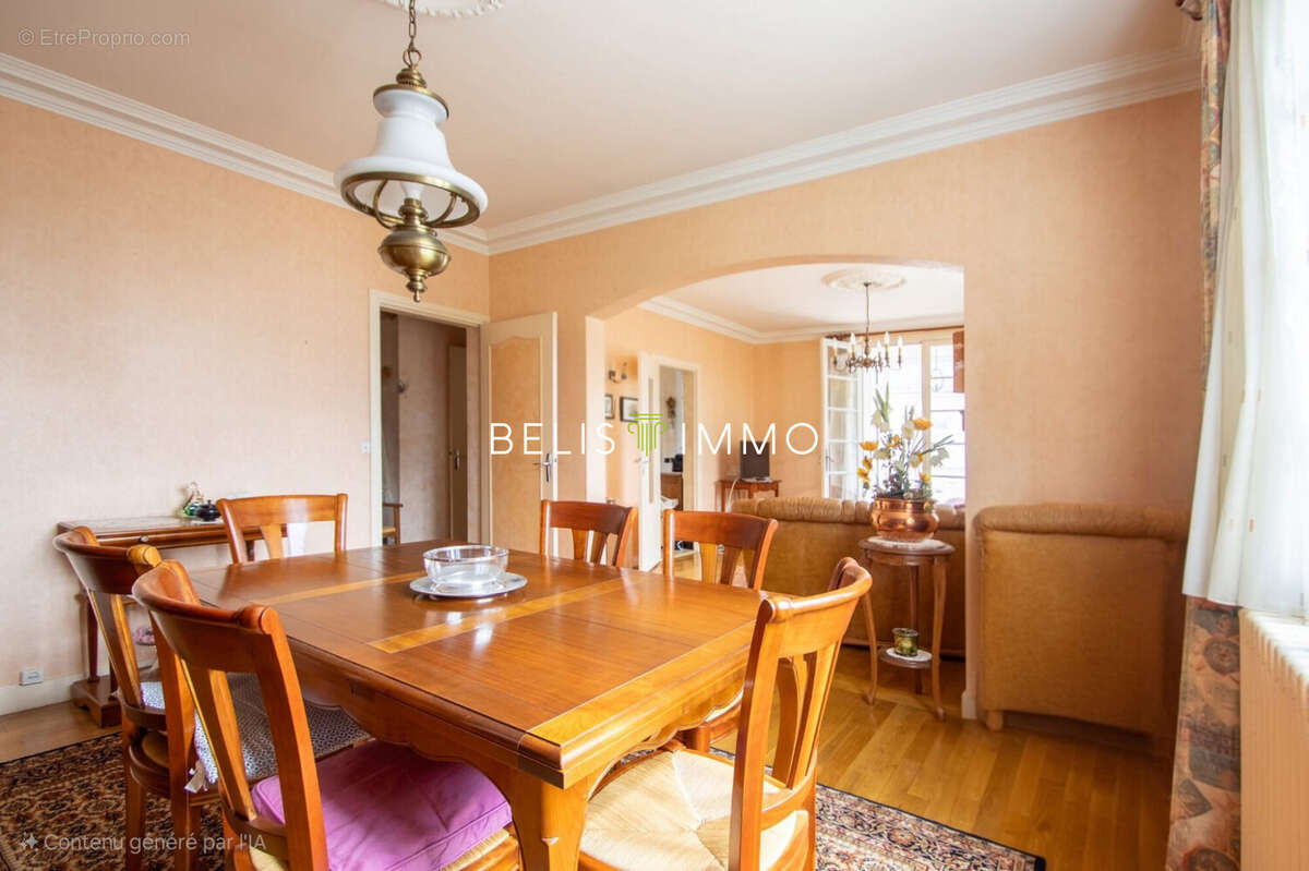 Maison à MONTLOUIS-SUR-LOIRE