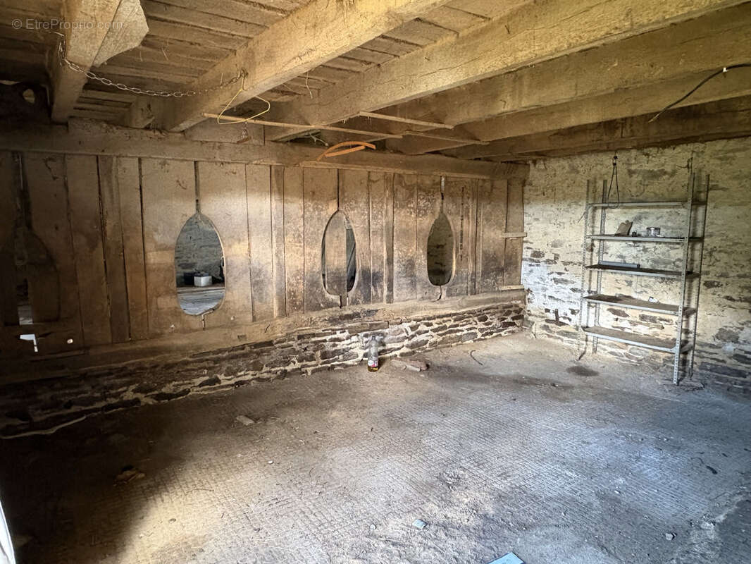 Maison à COUSSAC-BONNEVAL