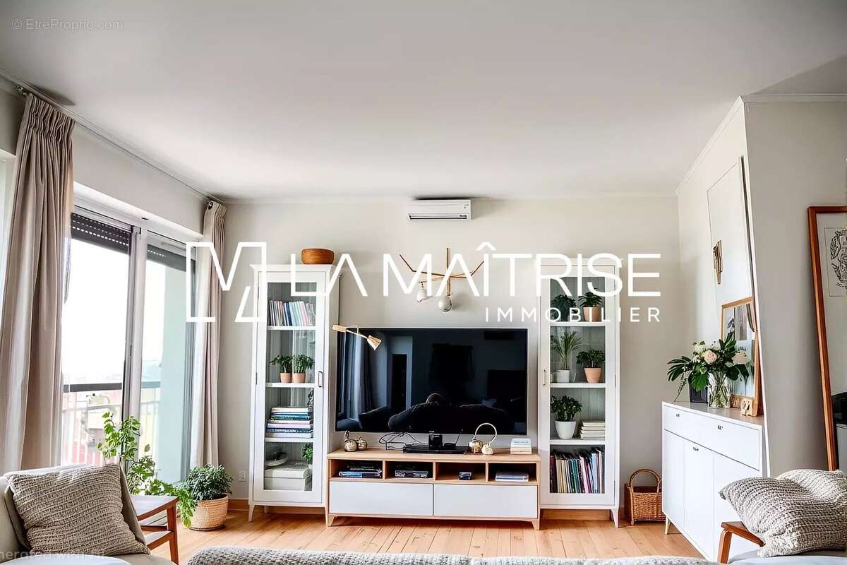 Appartement à MARSEILLE-5E