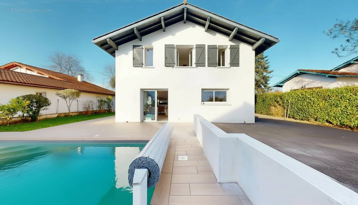 Maison à BASSUSSARRY