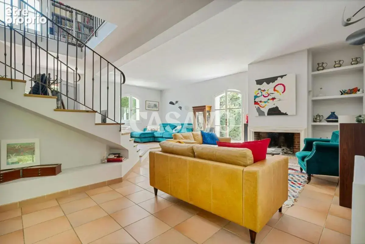 Vente Maison 7 pièces de 240m² - 13100 Saint-Marc-Jaumegarde - photo 5