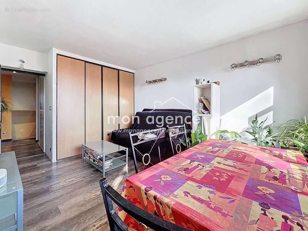 Appartement à MONT-SAINT-AIGNAN