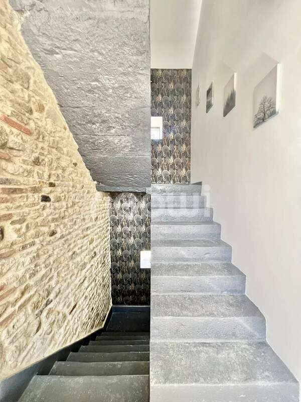 Maison à SAINT-AGOULIN