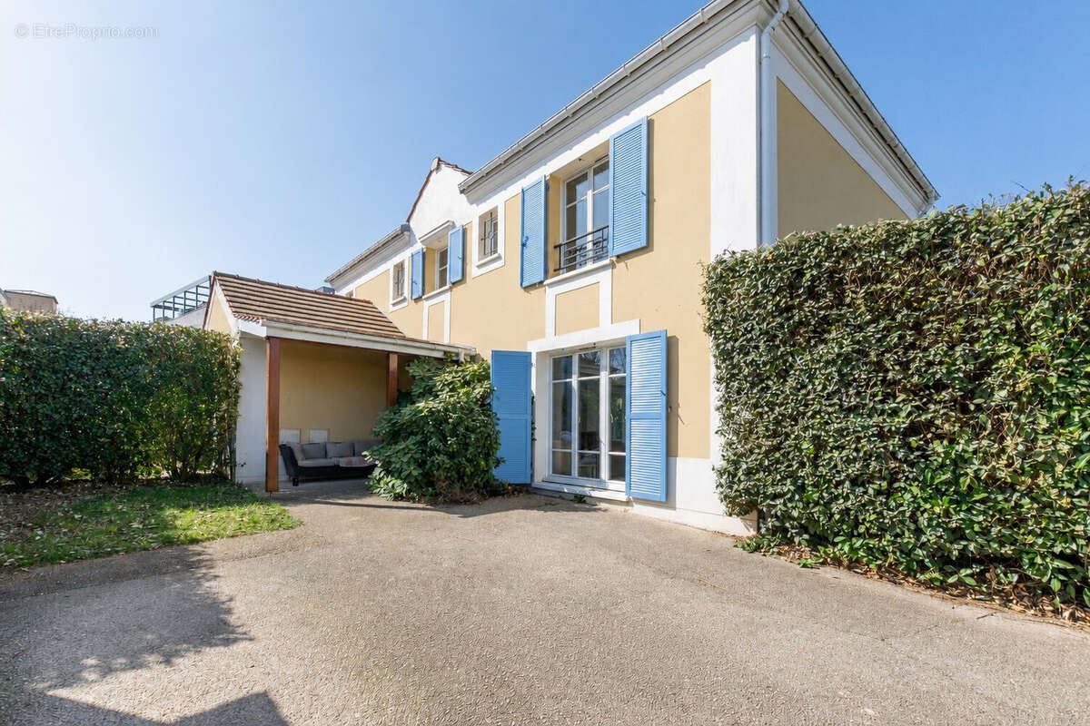 Maison à MONTEVRAIN