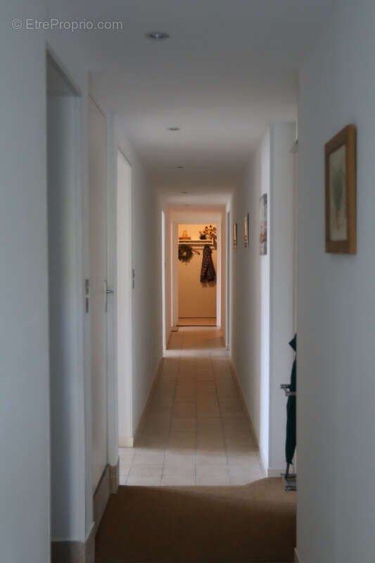 Maison à AINAY-LE-CHATEAU