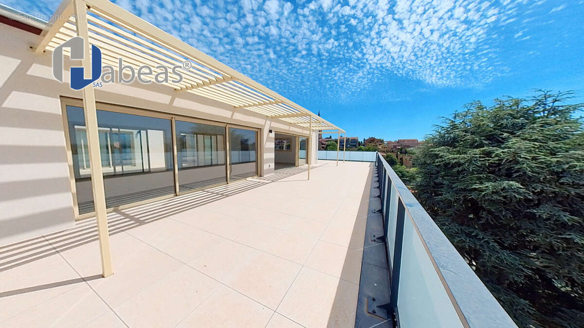 Appartement à SAINTE-FOY-LES-LYON