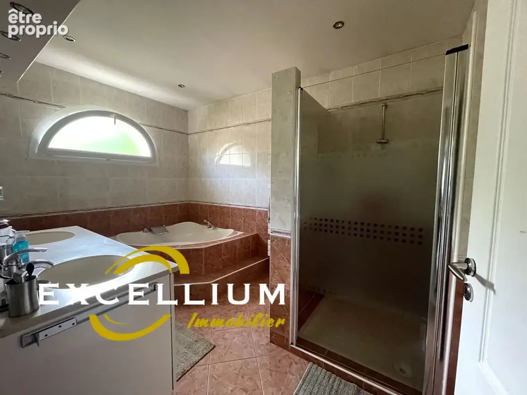 Maison Rochetaillée Sur Saone 200 m2 sur 1200m2 de terrain - photo 17