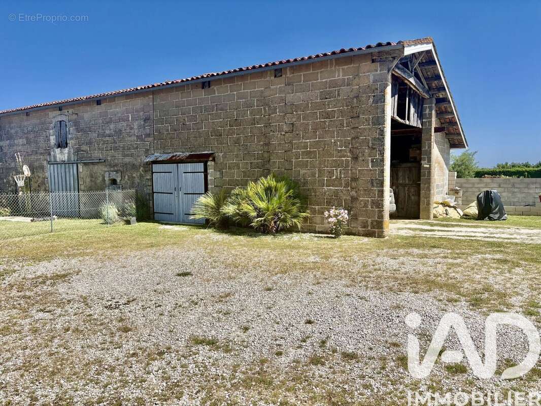 Maison 148 m² à Coux  - photo 5