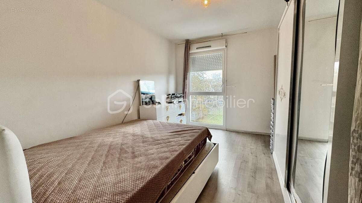 Appartement à FLEURY-MEROGIS