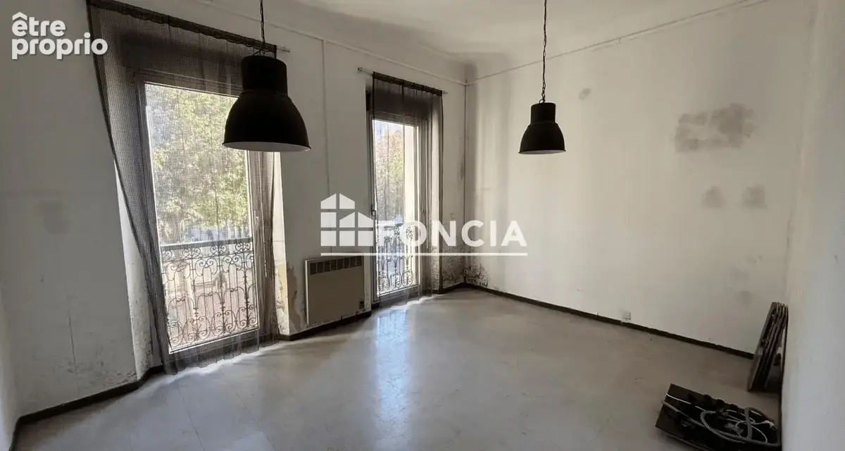 Toulon ouest pont du las place d’espagne t4 de 72 m² à fort potentiel - photo 1