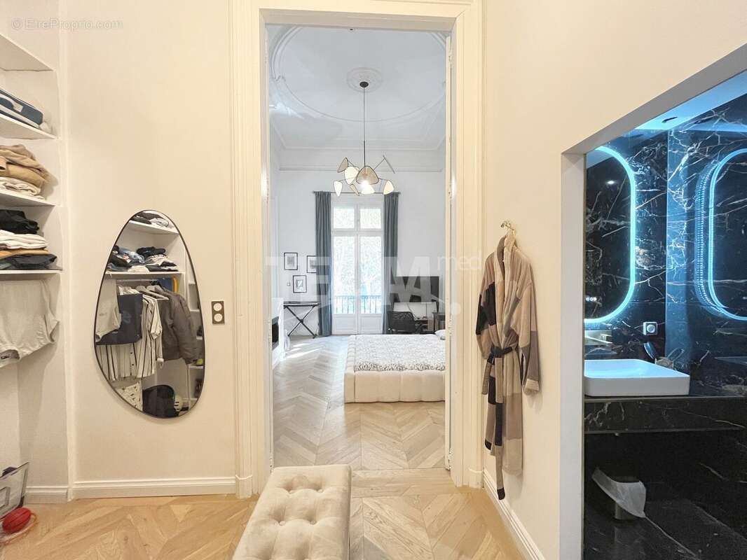 Appartement Haussmannien rénové d'exception - photo 21