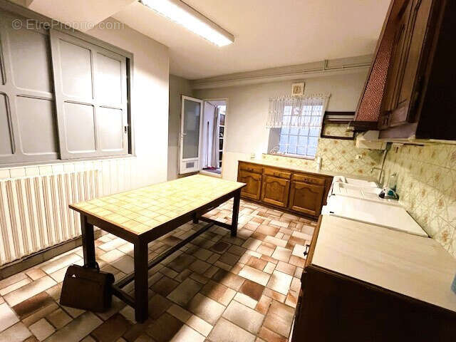 A vendre maison de ville a etage cour cave    limoux - photo 4
