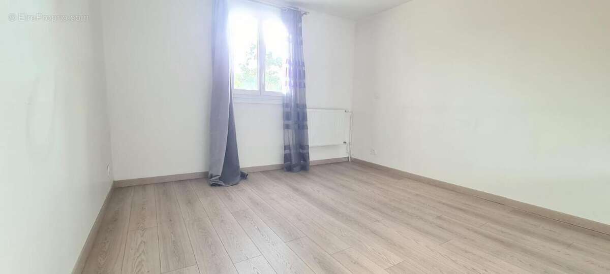 Maison à MONTIGNY-LES-CORMEILLES