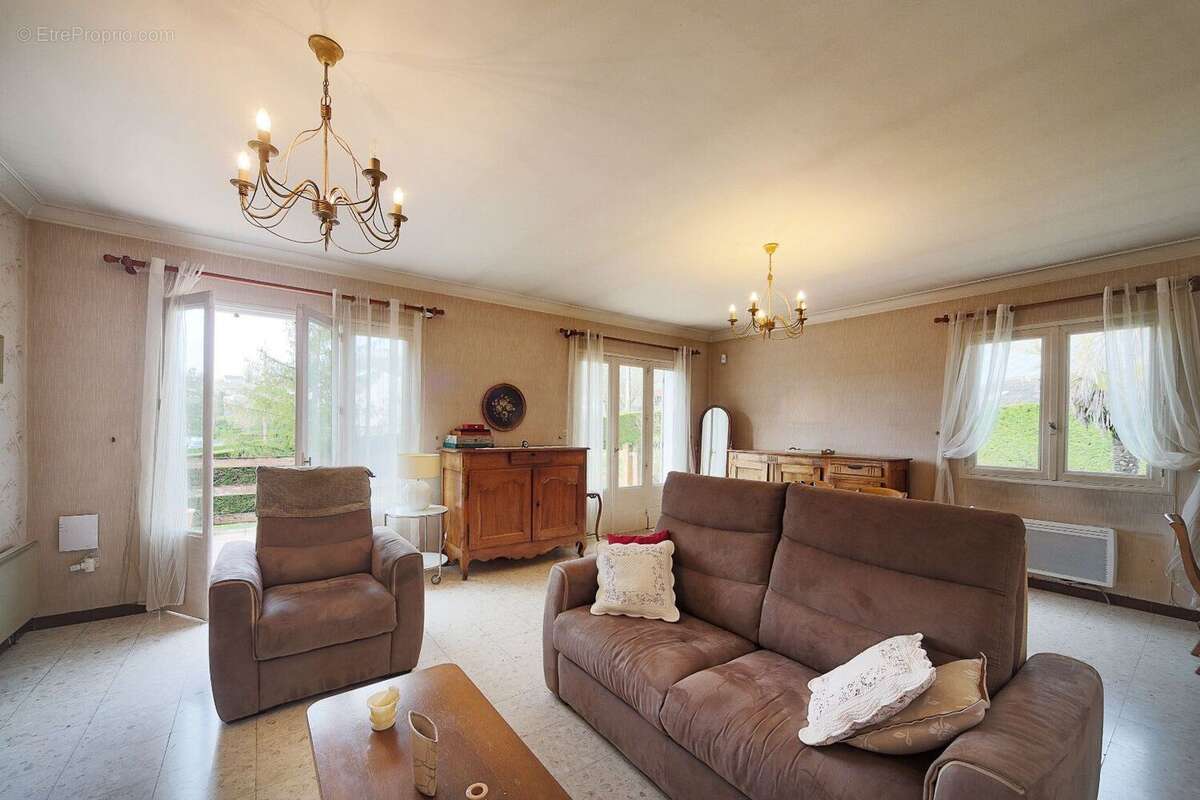 Lauzerte - Une adresse stratégique aux multiples possibles, entre projet professionnel et maison de famille - photo 10