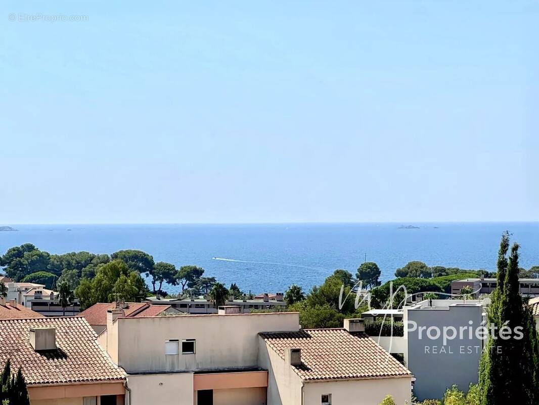 Appartement à CARQUEIRANNE