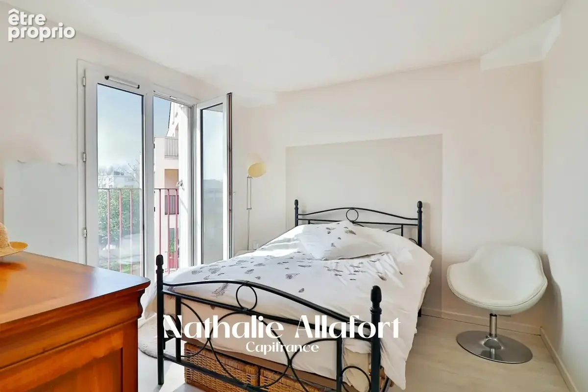 Dpt Essonne (91), à vendre VIRY CHATILLON appartement T5 avec box en sous-sol - photo 8
