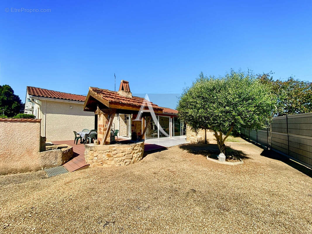 Maison de plain-pied avec piscine et son appartement indépendant - photo 7