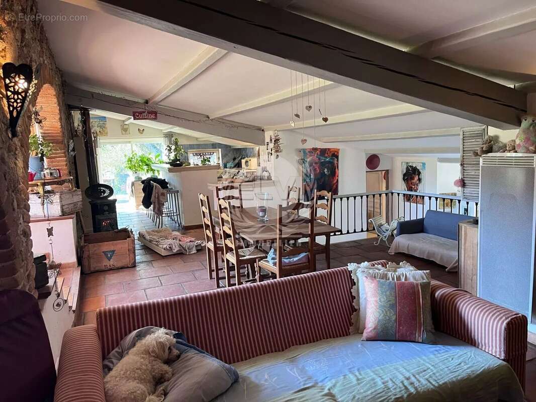 Maison à PLAN-DE-LA-TOUR