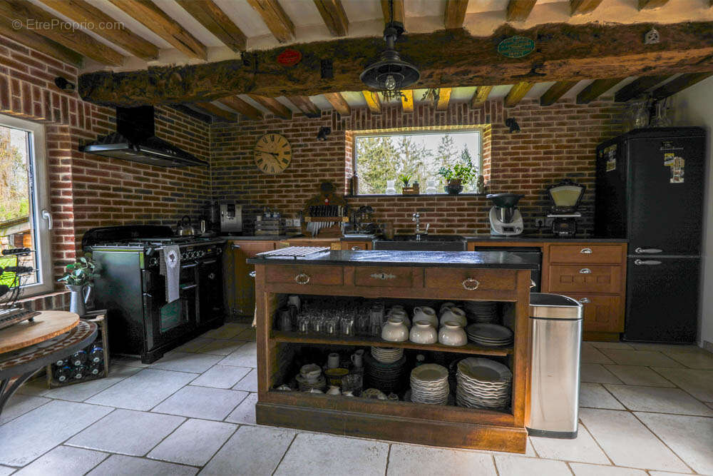 Propriété avec longère rénovée, île en douves, grange à rénover et herbages - photo 9