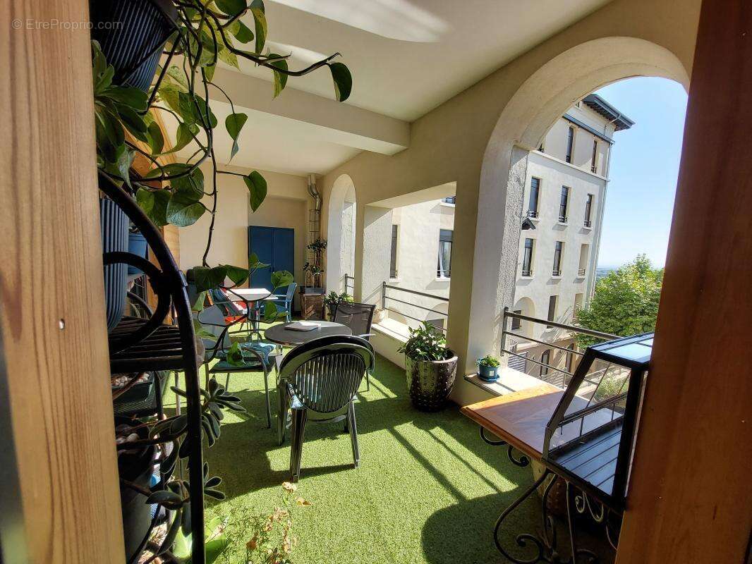 Appartement à MORNANT