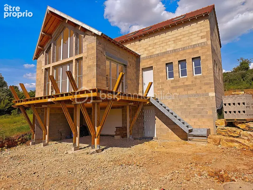 Maison exceptionnelle vue panoramique, d’une superficie de 144 m², sur sous-sol de 56 m² édifié sur terrain de 410 m² arboré et  - photo 5